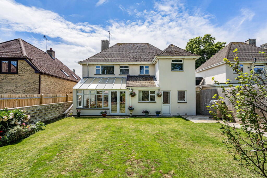 House in Brackley, West Northamptonshire - View 2