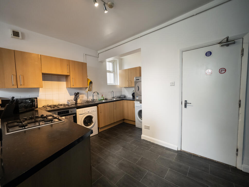House in Portsmouth - View 5