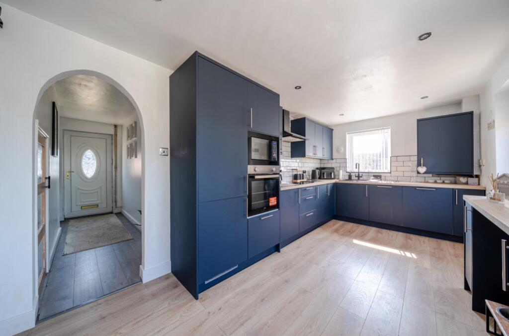 Smithy Crescent, Arnold, Nottingham, Nottinghamshire, NG5 - View 3