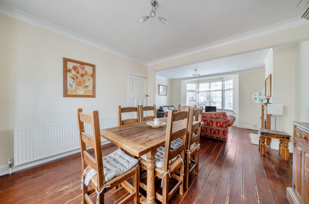 House in London - View 5