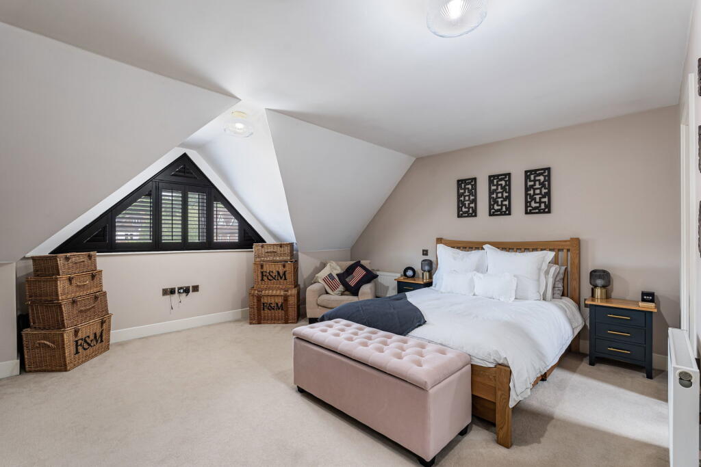 Uplands Road, Boxgrove Gardens, GU1 - More