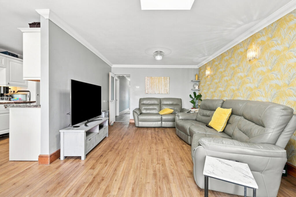 House in Southend-on-Sea - View 4