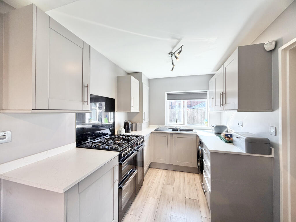 Springwell Avenue, Swillington, West Yorkshire, LS26 photo 2
