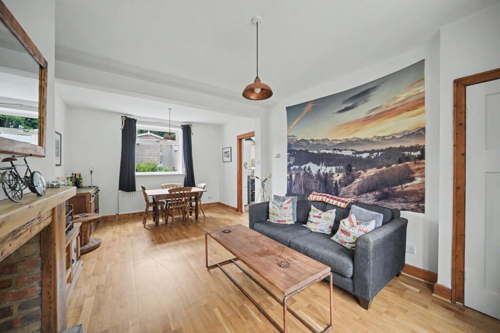 Close Hill Lane, Taylor Hill, Huddersfield - View 5