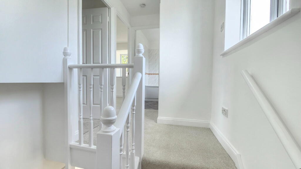 Nideggen Close, Thatcham RG19 4HS - View 6