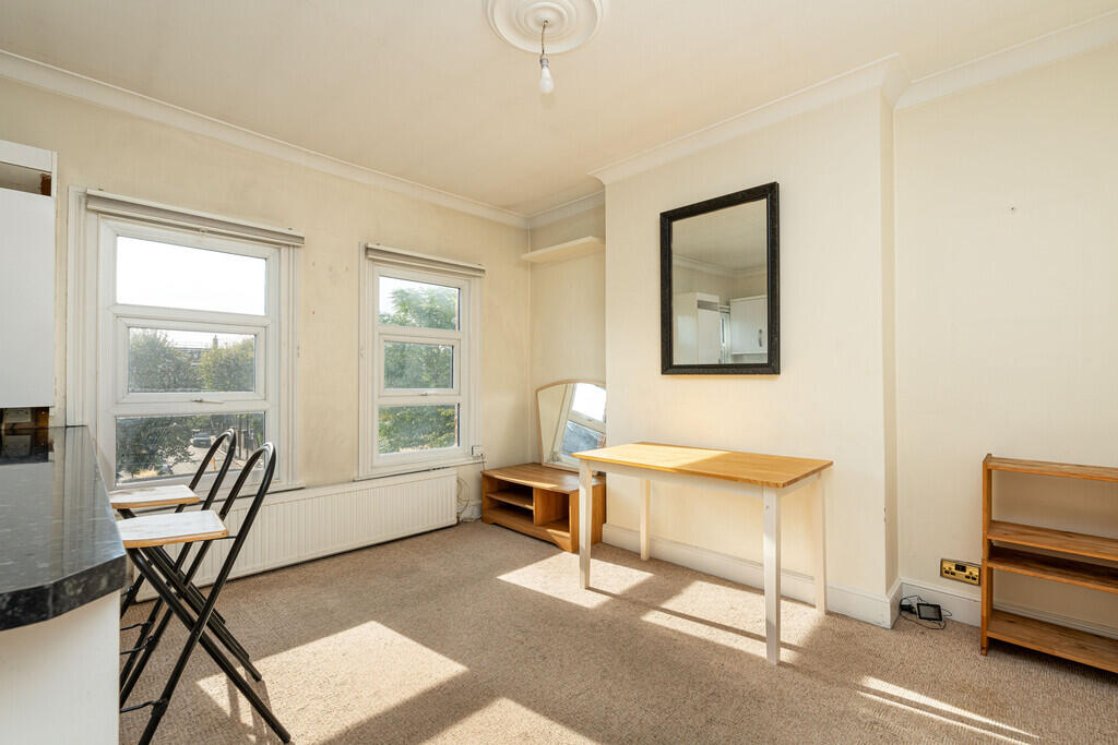 Apartment in London - View 5