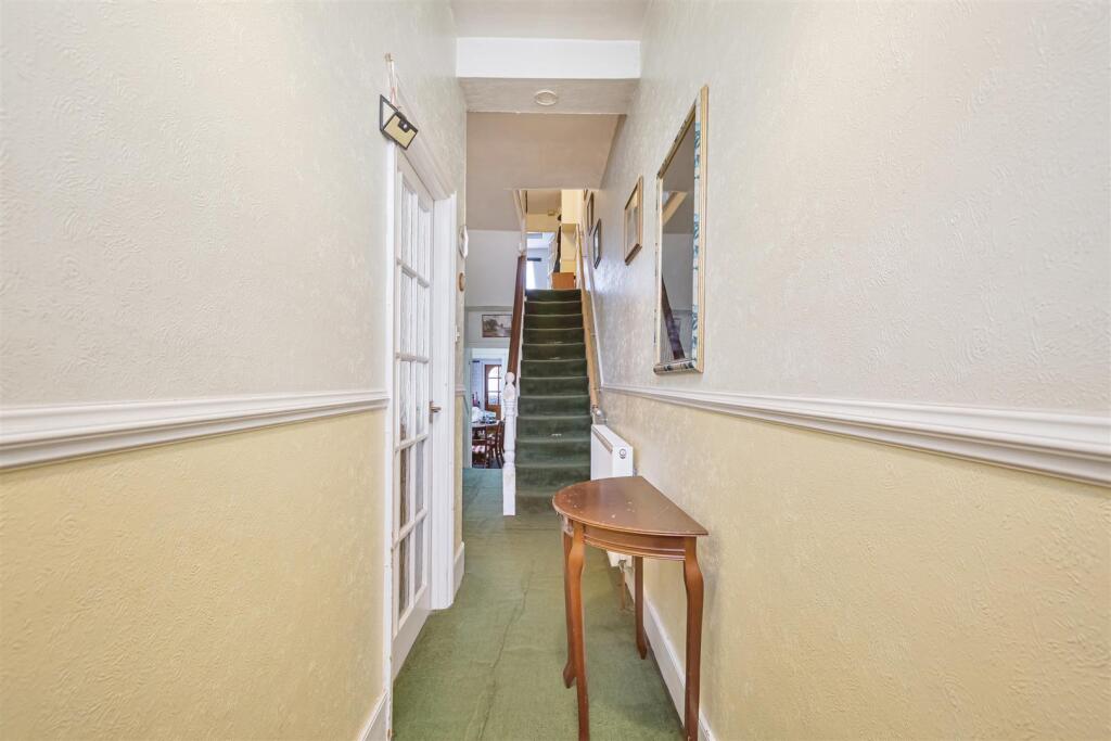 House in London, Collier's Wood - View 5