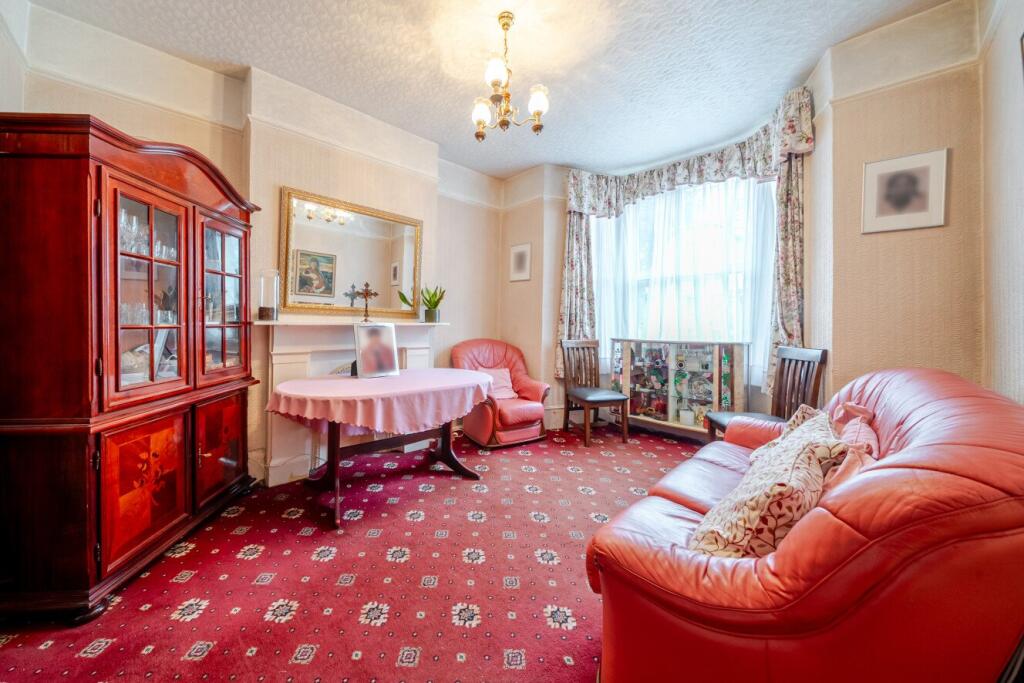 House in London - View 2