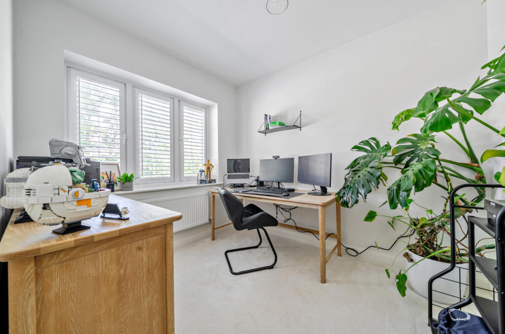 Draper Road, Wickham, Fareham, Hampshire, PO17 - View 4