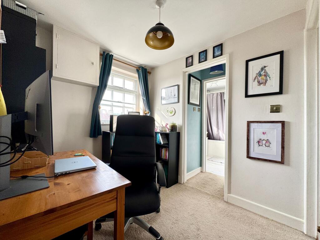 Apartment in Swindon - More