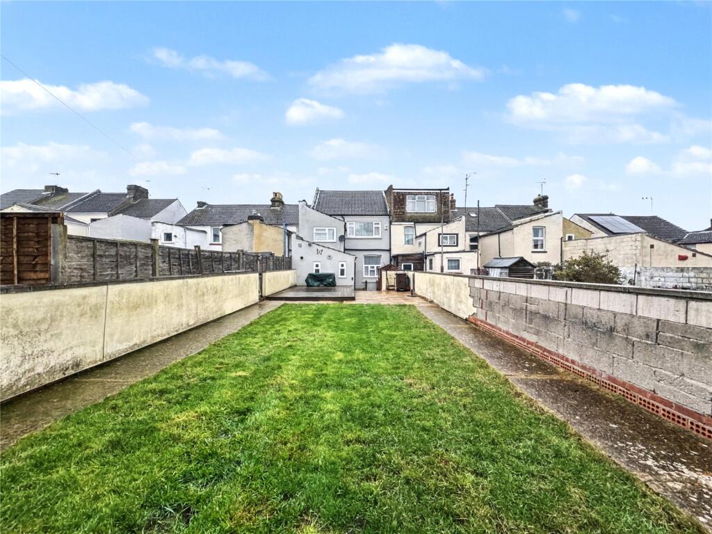 House in Gillingham, Twydall - View 4