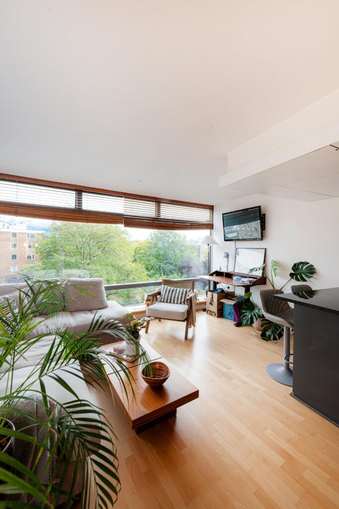 Apartment in London - More