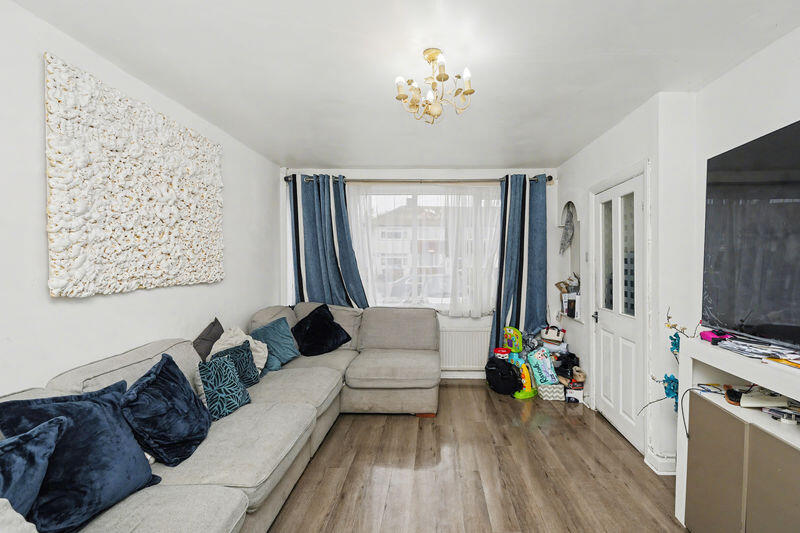 House in Waltham Cross - View 2