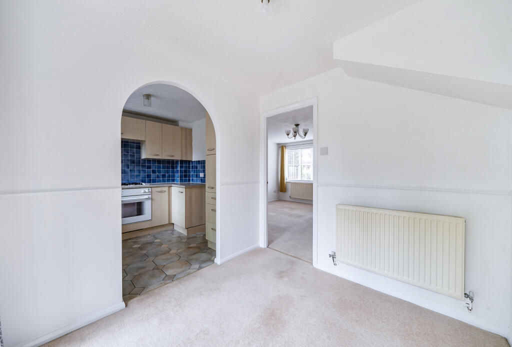 House in Cheltenham, The Cleevelands, Bishop's Cleeve - View 2