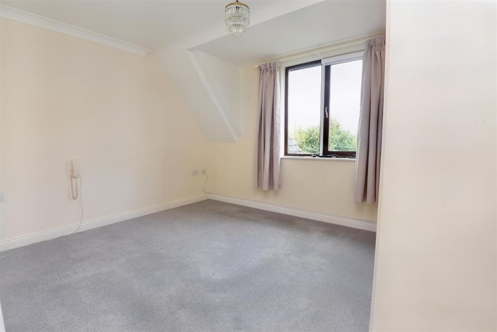 Apartment in Salisbury - More