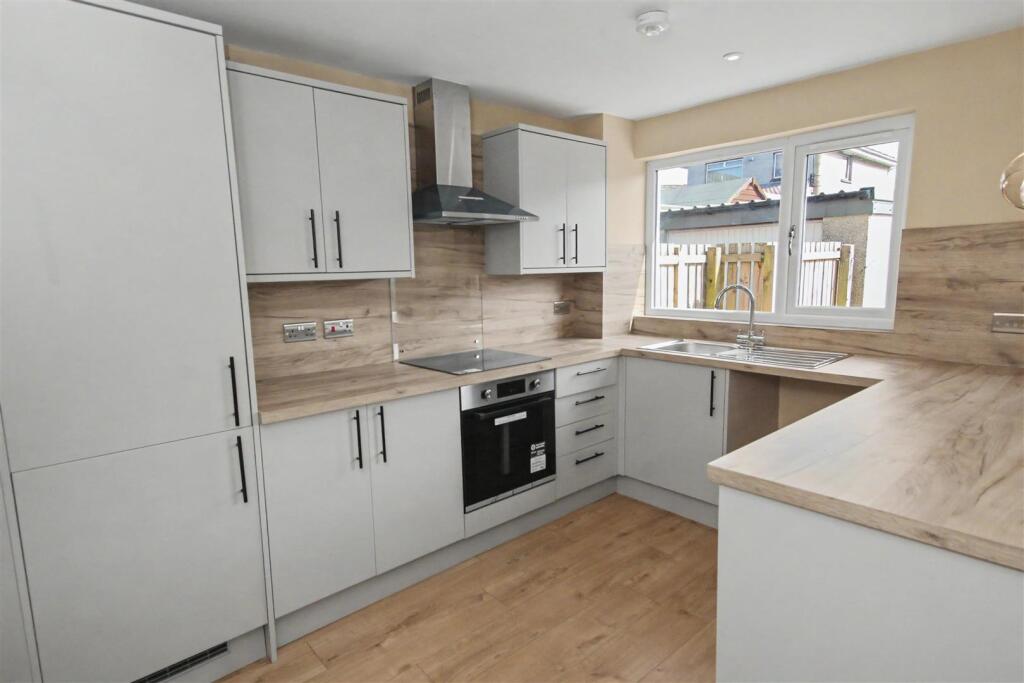 House in Carluke, South Lanarkshire - More