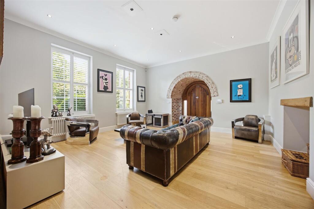 House in Southall - View 4