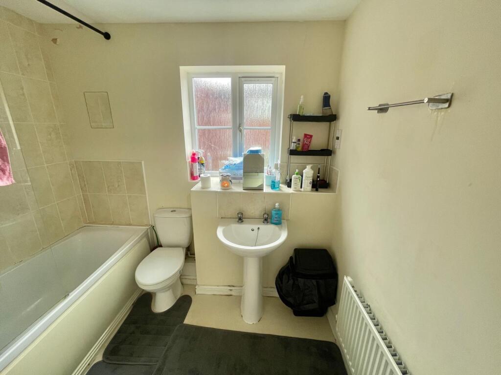 Apartment in Sandwell, West Midlands - View 5