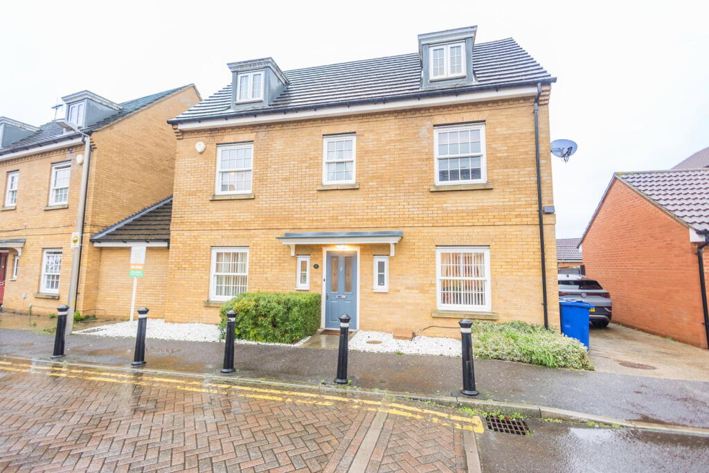 Main image of property: Sachfield Drive, Chafford Hundred, Grays, RM16 6QJ