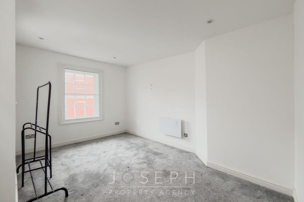 Apartment in Ipswich - View 5