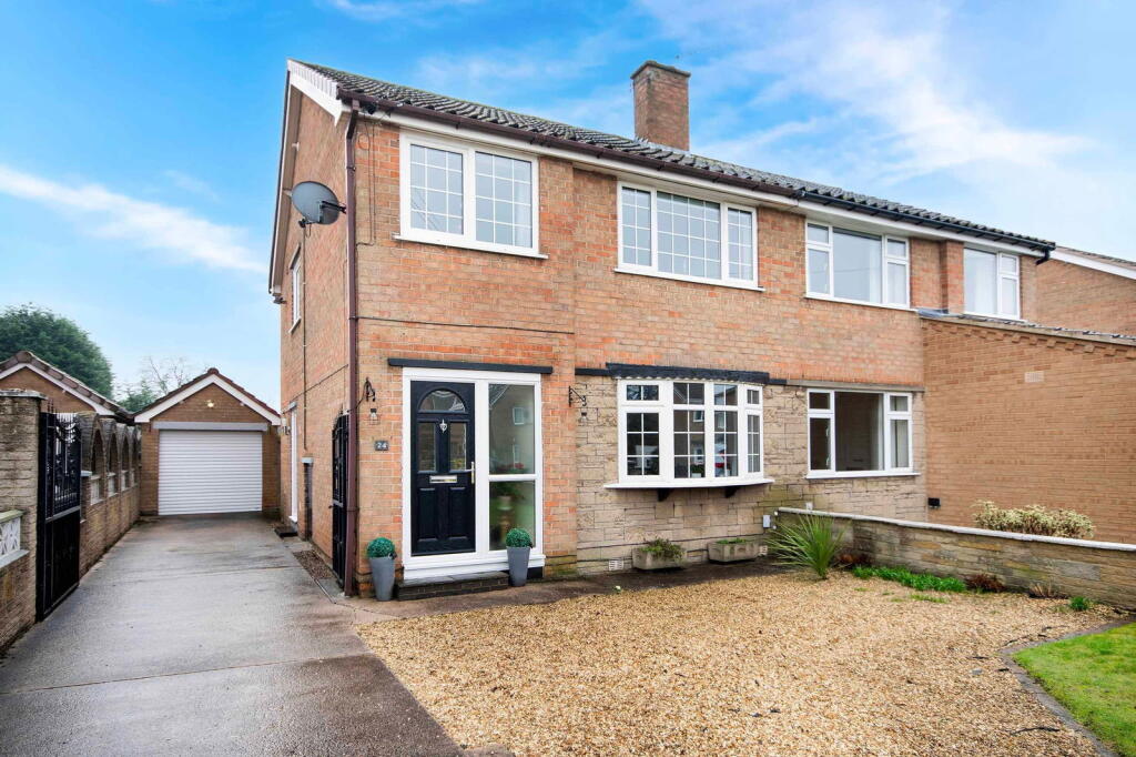 3-bed semi-detached on Stanley Street, Retford, DN22 7AE, £230,000