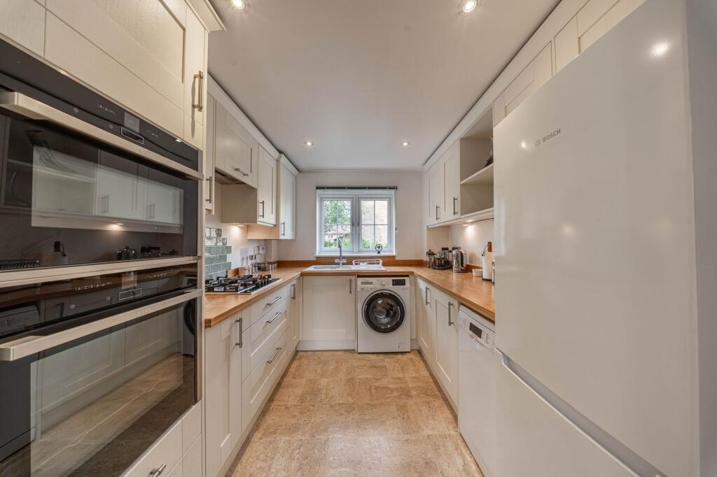 Apartment in Haywards Heath, Southdowns Park - View 5