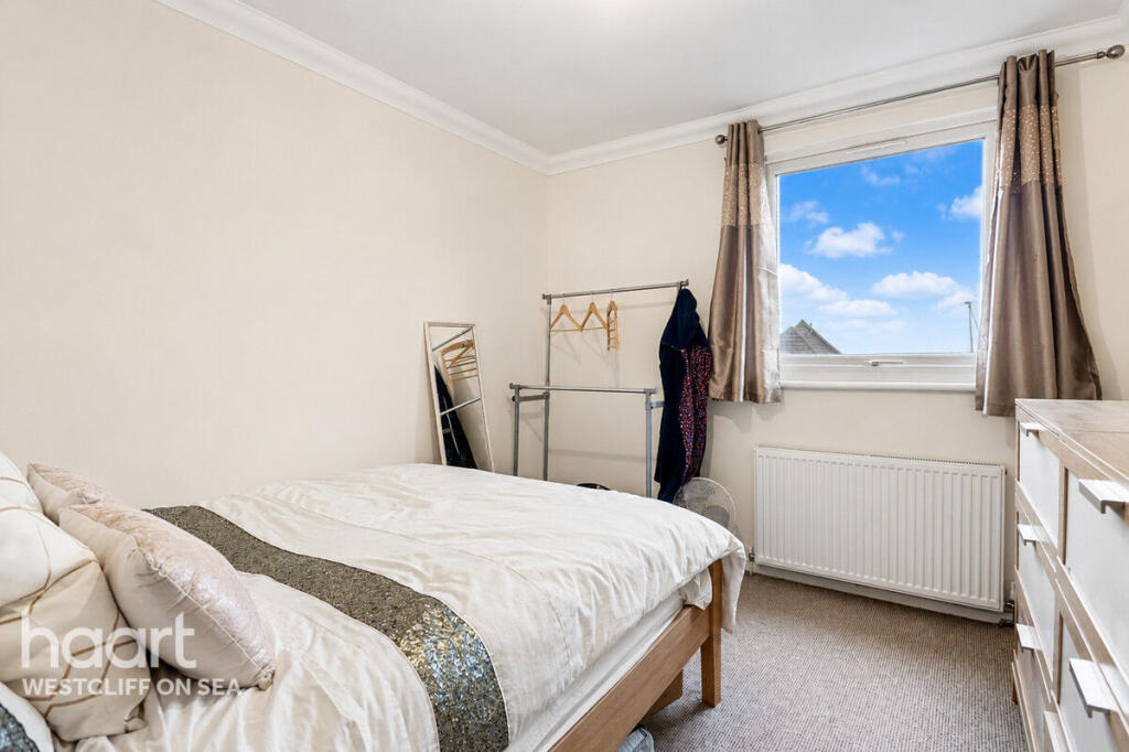 Apartment in Southend-on-Sea, Essex - View 5