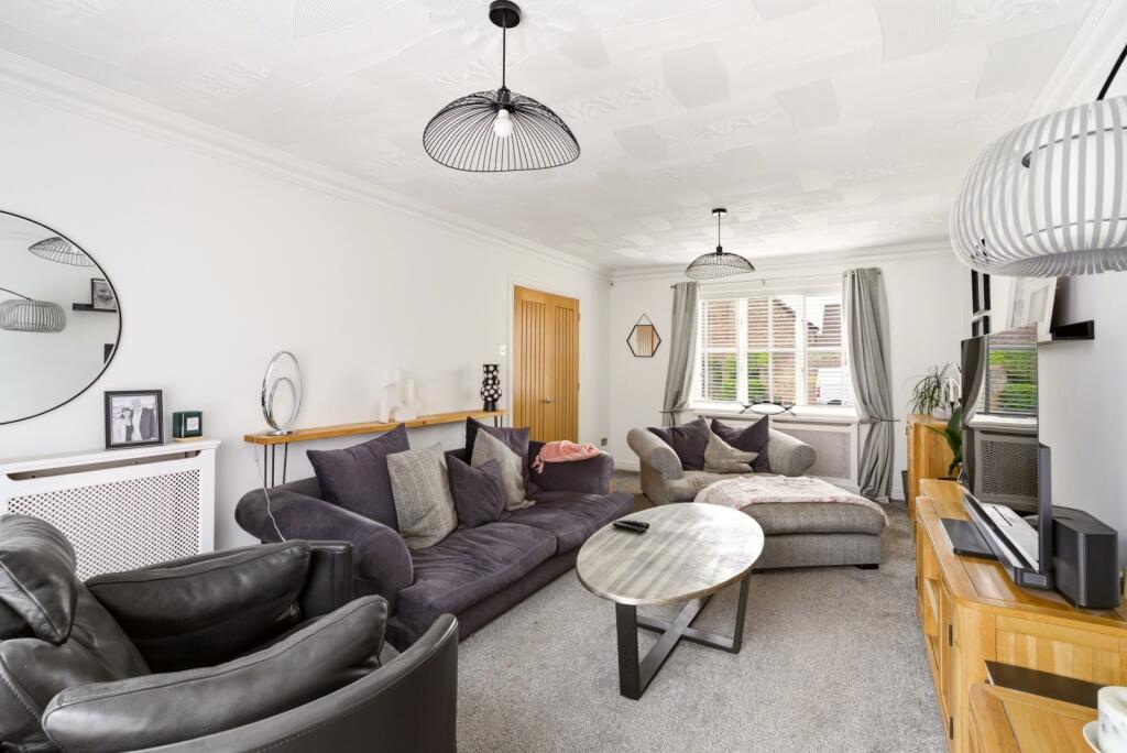 House in Dunstable, Central Bedfordshire - View 6