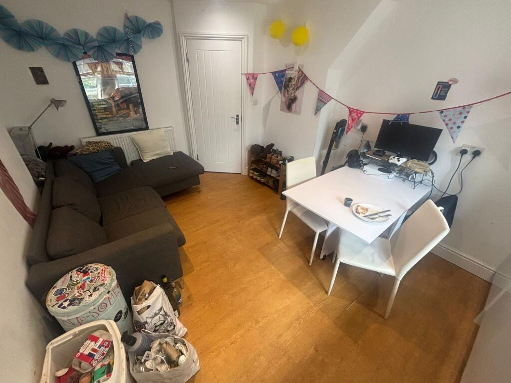 Main image of property: Webb Street - STUNNING 5 BEDROOM