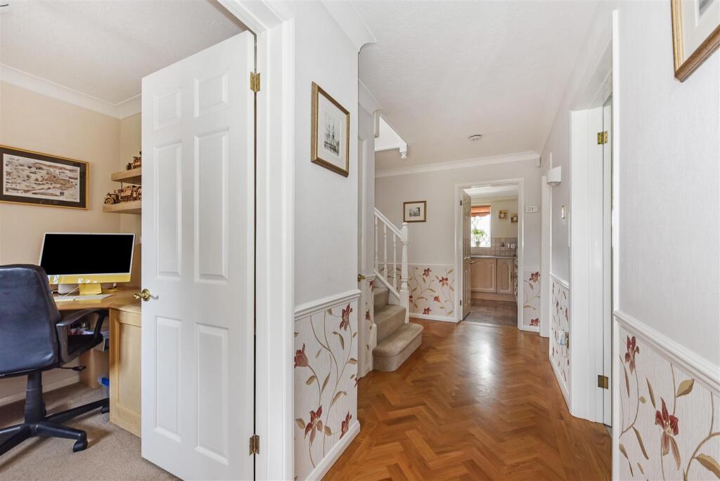 Wasdale Close, Horndean photo 3