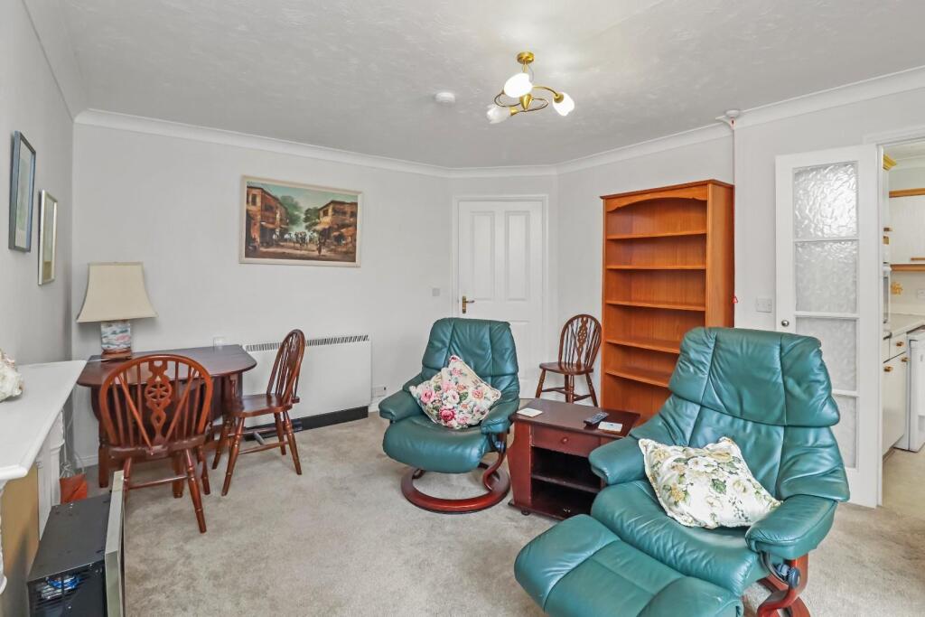 Bedford Drive, Timperley photo 4