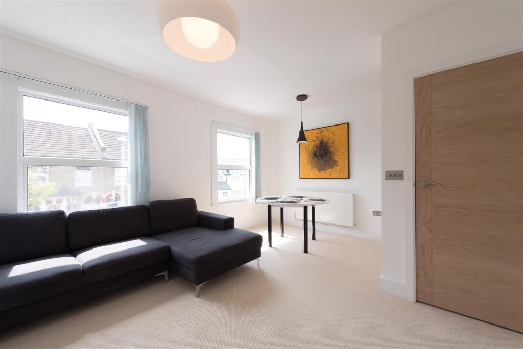 Apartment in London - View 4