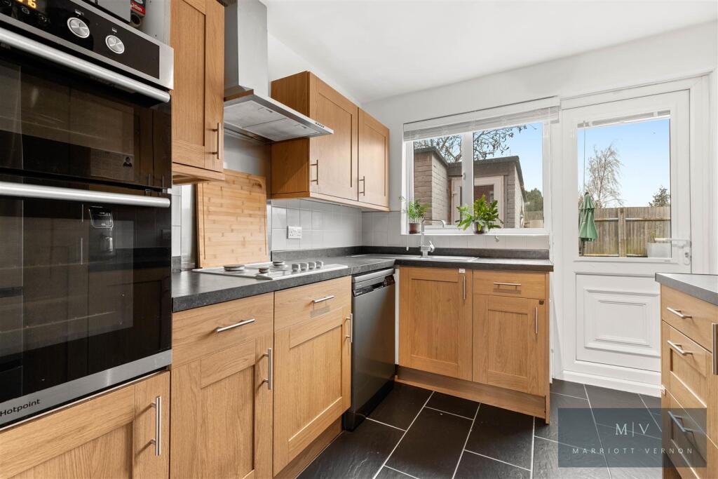Uvedale Crescent, New Addington photo 4