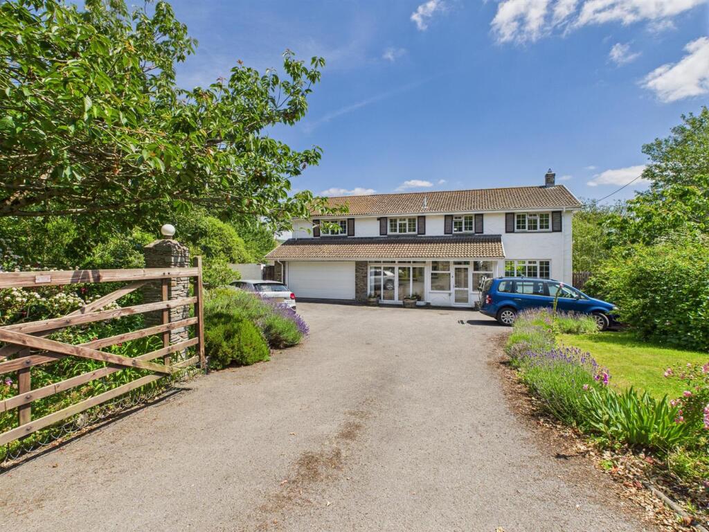 Main image of property: Saunton, Braunton