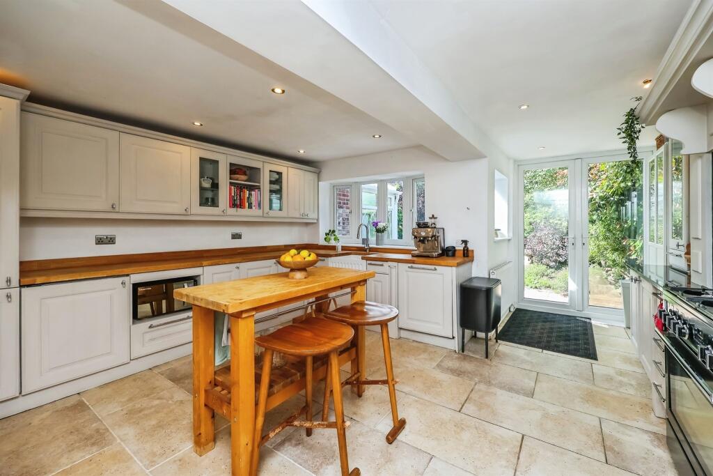 House in Nottingham, Rise Park - View 4