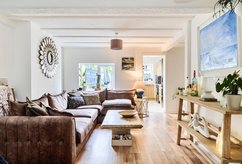 Main image of property: London Road, Warmley, Bristol, Gloucestershire, BS30