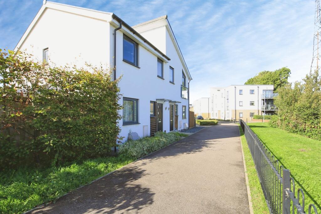 3-bed semi-detached on Hartley Avenue, Peterborough, £240,000