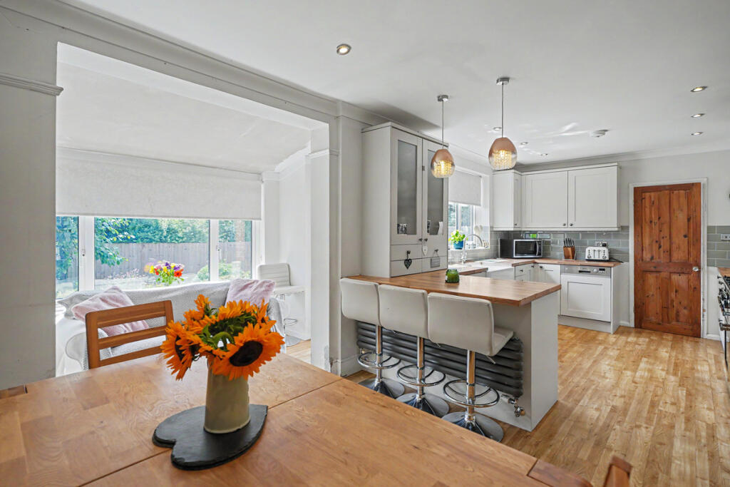 House in Northampton, Headlands - View 2