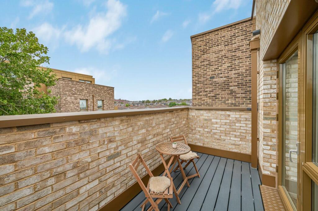 Apartment in London - View 3