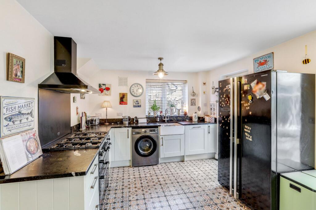 House in Nottingham, Nottinghamshire - View 3