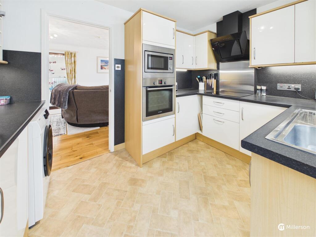 House in Truro - View 4