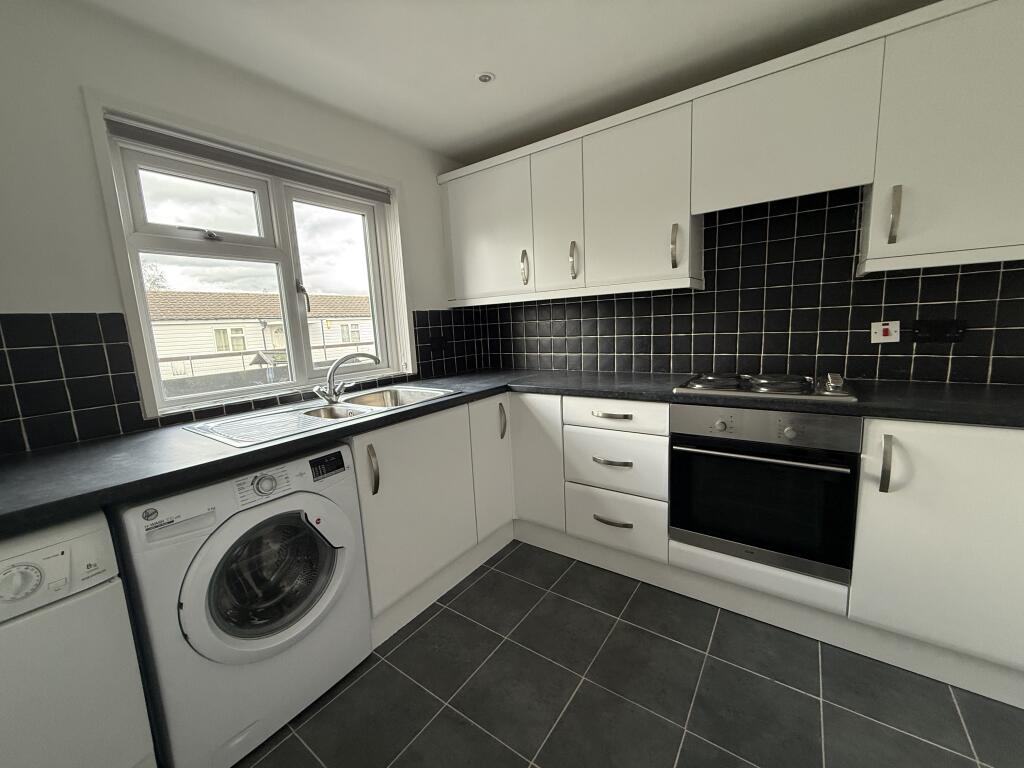 Additional image 4 of Honeybourne, B77