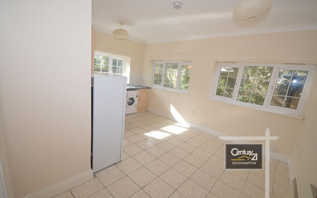 Apartment in Southampton, Bevois Mount, Portswood Park - View 2