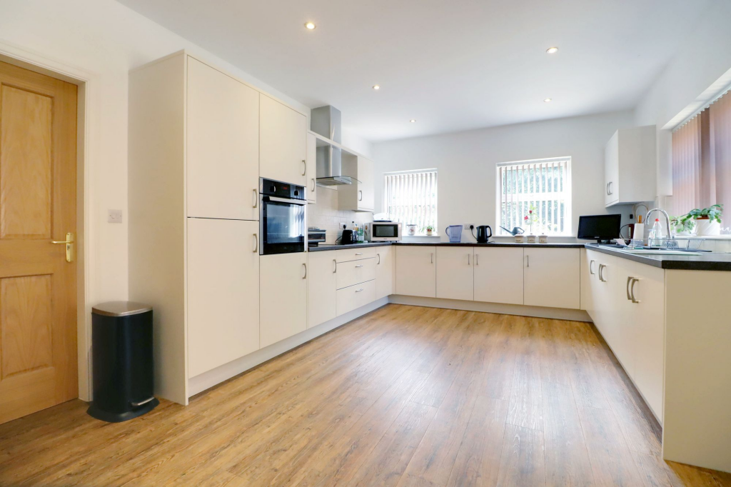House in Doncaster - View 3