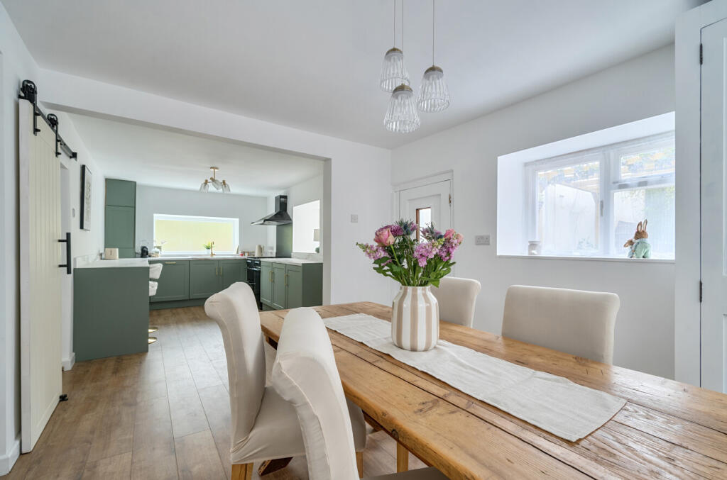 House in Glastonbury, Somerset - View 2