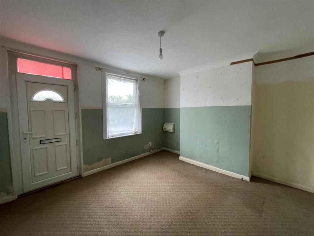 Pinfold Lane, Balderton, Newark - View 5
