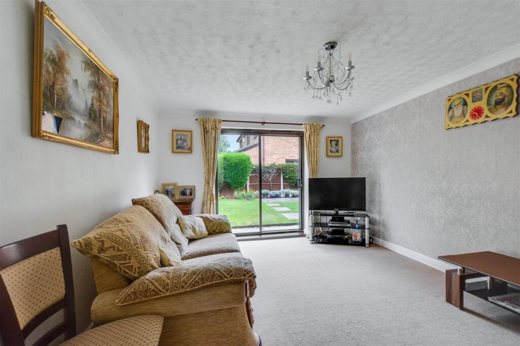 Kingsbridge Way, Bramcote, Nottingham photo 3
