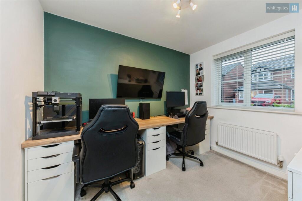 House in Crewe, Wistaston - More