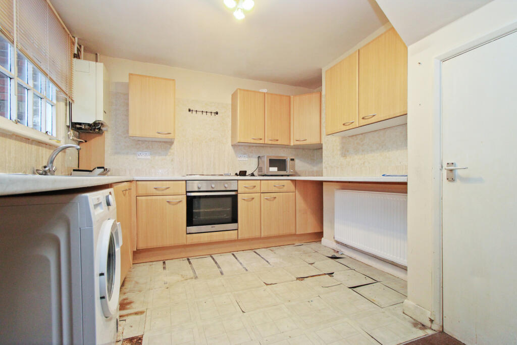 House in Herne Bay, Hunter's Forstal, Mickleburgh Hill - View 3