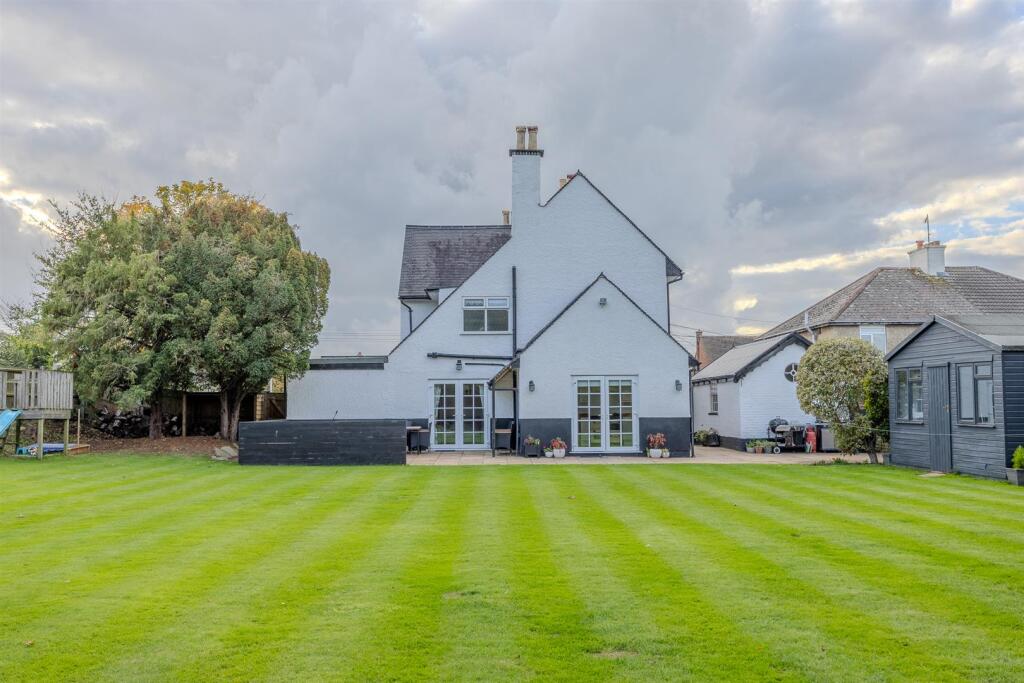 House in East Suffolk, Oulton Broad - View 3